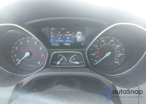 2017 Ford Focus Se z USA, uszkodzony, nr VIN 1FADP3K2XHL328359